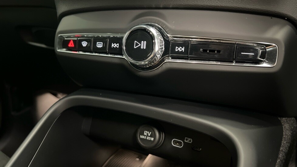 Used Volvo XC40 2025 for sale - 76704429: Photo 42