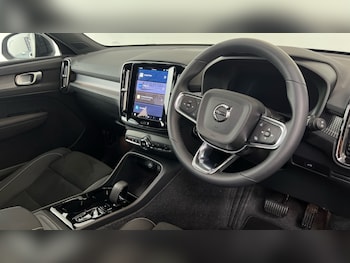 Used Volvo XC40 2025 for sale - 76704429: Photo