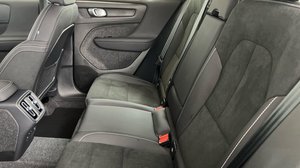 Used Volvo XC40 2025 for sale - 76704429: Photo 6