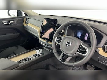 Used Volvo XC60 2025 for sale - 79374819: Photo