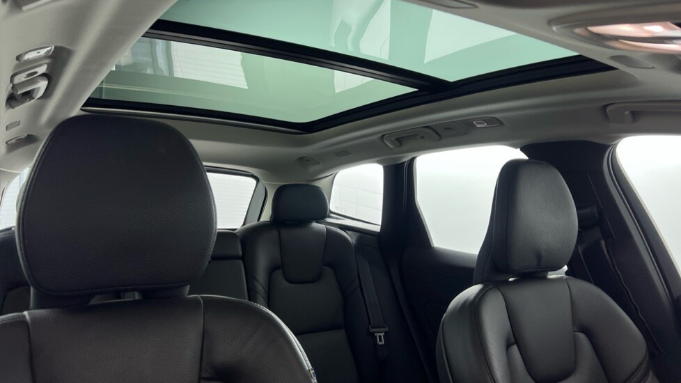 Used Volvo XC60 2022 for sale - 77470838: Photo 31