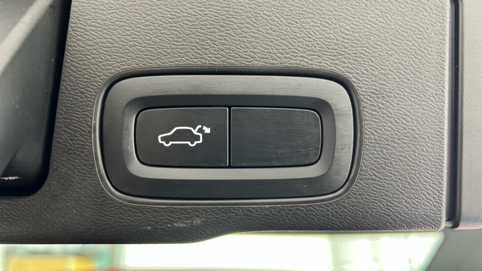 Used Volvo XC60 2022 for sale - 77470838: Photo 35