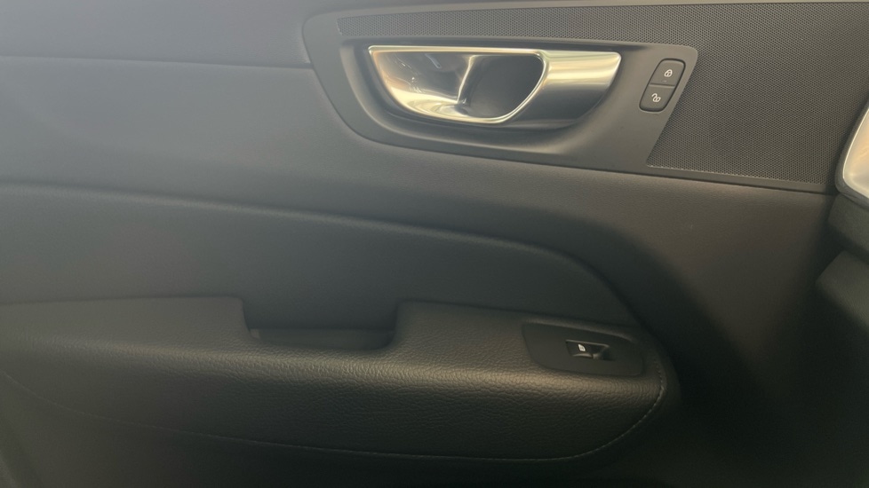 Used Volvo XC60 2022 for sale - 77470838: Photo 43