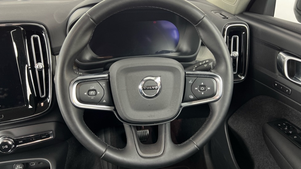 Used Volvo XC40 2022 for sale - 75992862: Photo 10