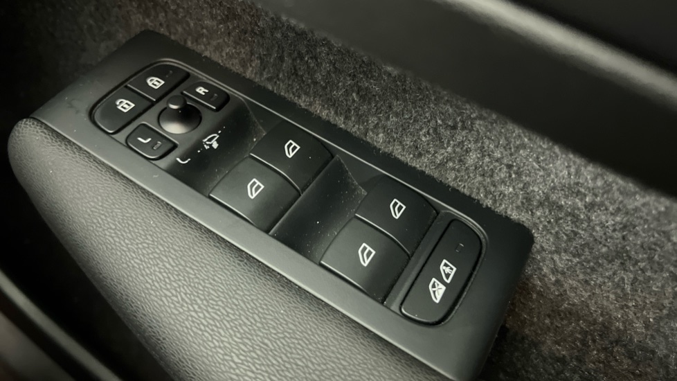 Used Volvo XC40 2022 for sale - 75992862: Photo 22