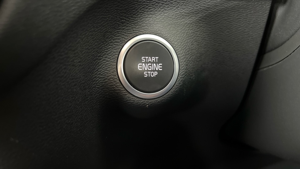 Used Volvo XC40 2022 for sale - 75992862: Photo 25