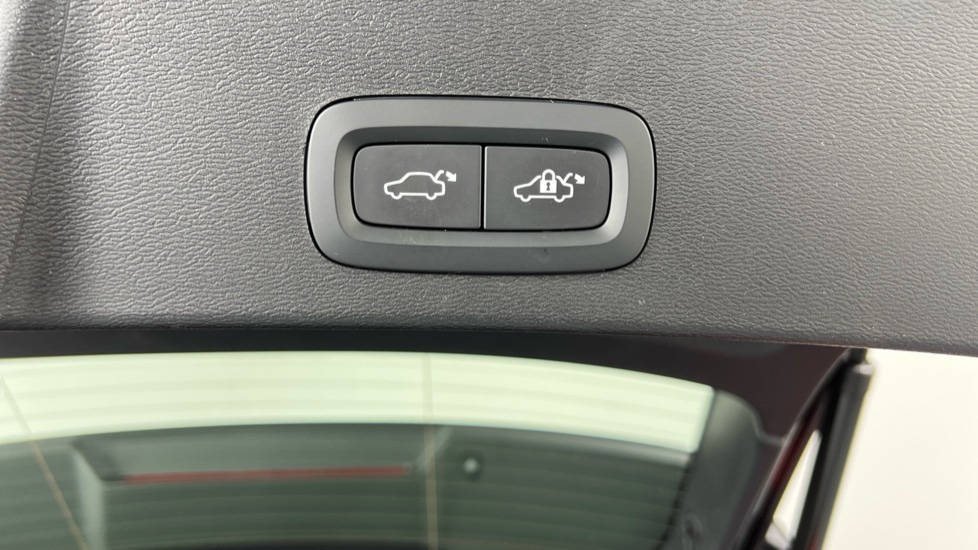 Used Volvo XC40 2022 for sale - 75992862: Photo 32