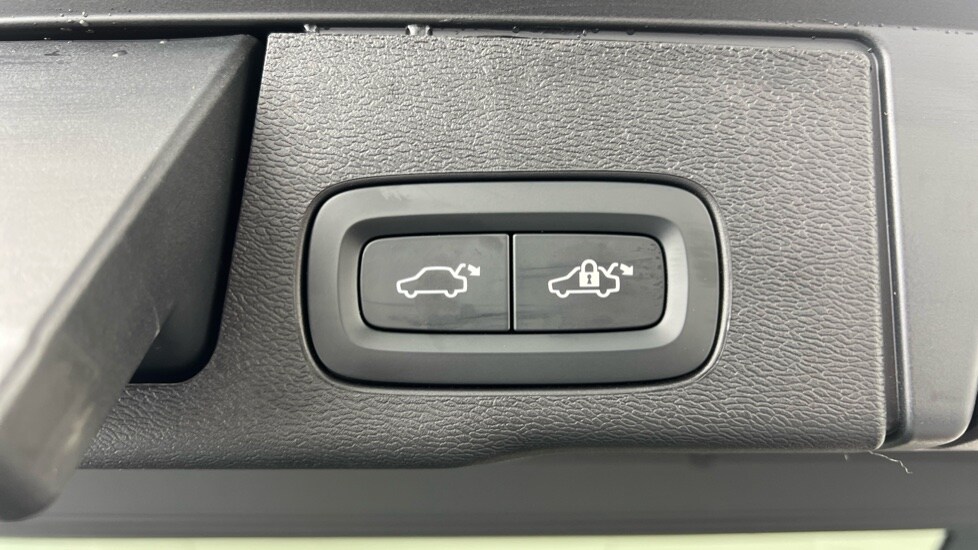 Used Volvo XC60 2025 for sale - 78206652: Photo 34