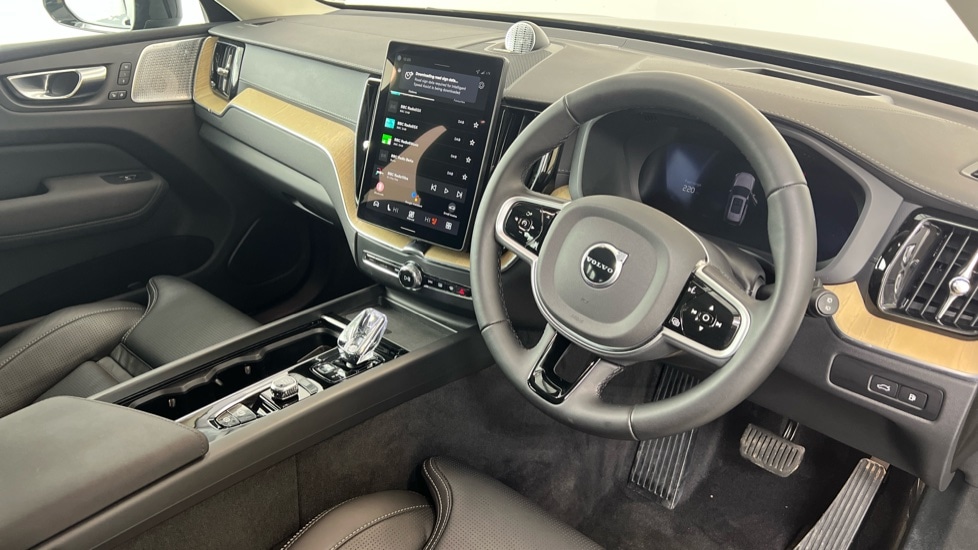 Used Volvo XC60 2025 for sale - 78206652: Photo 4