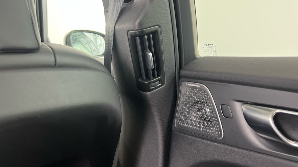 Used Volvo XC60 2025 for sale - 78206652: Photo 41