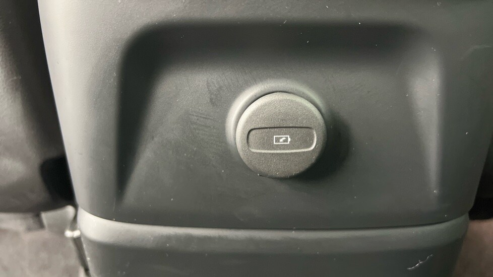 Used Volvo XC60 2025 for sale - 78206652: Photo 42