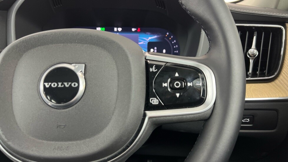 Used Volvo XC60 2025 for sale - 76630268: Photo 20