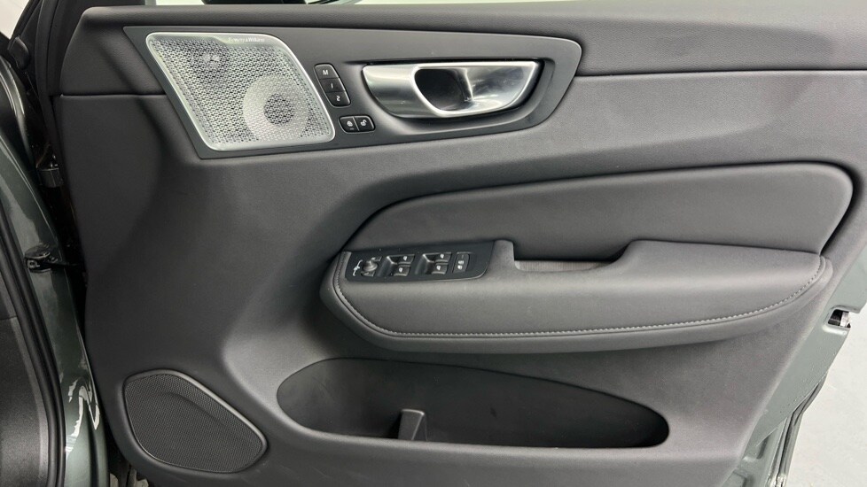 Used Volvo XC60 2025 for sale - 76630268: Photo 27