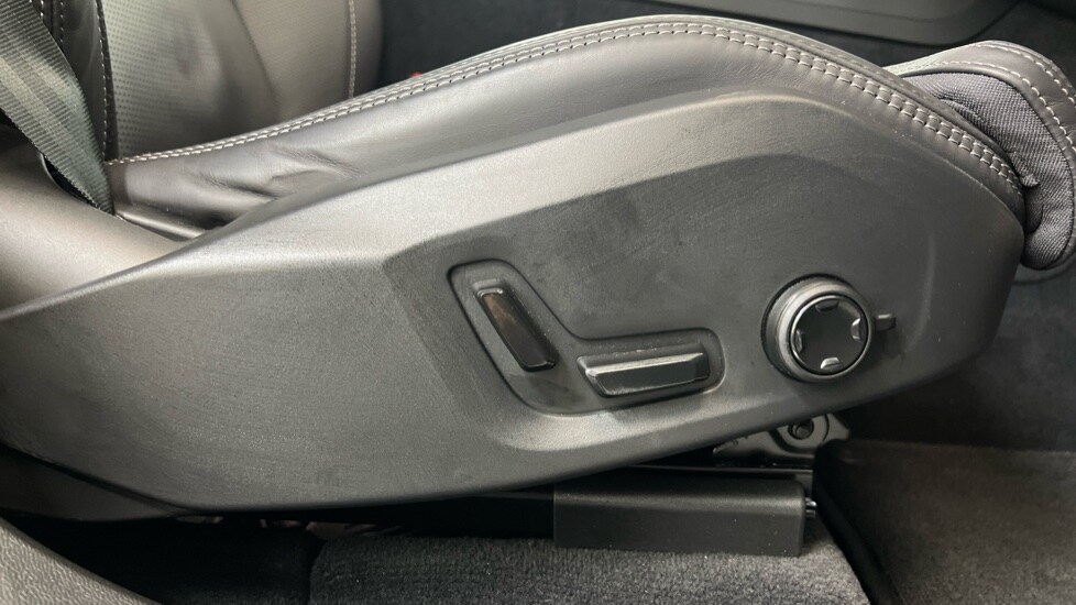 Used Volvo XC60 2025 for sale - 76630268: Photo 28