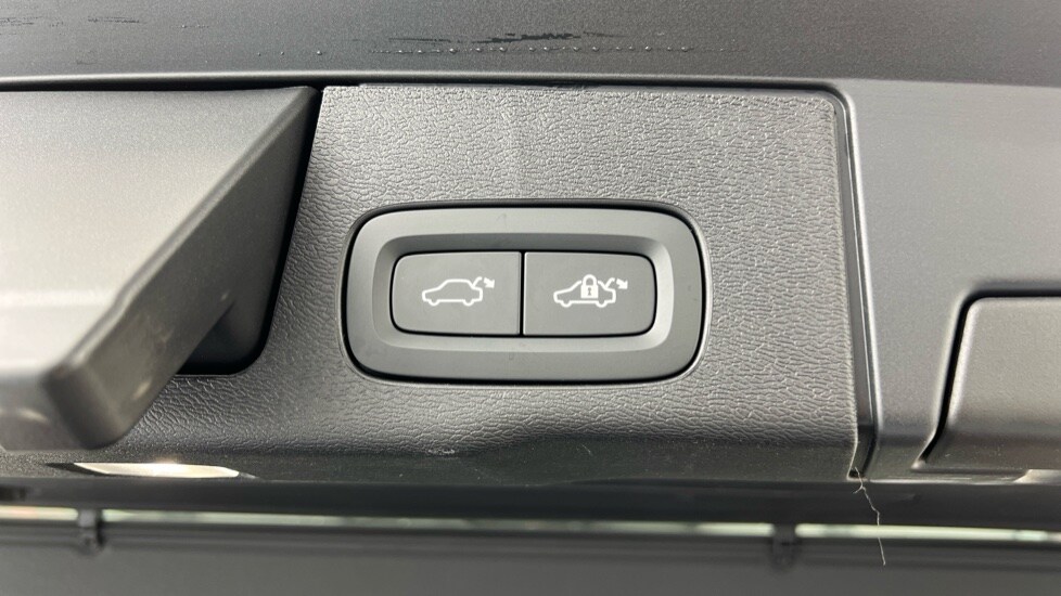 Used Volvo XC60 2025 for sale - 76630268: Photo 33