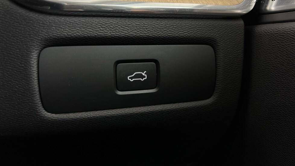 Used Volvo XC60 2025 for sale - 76630268: Photo 38