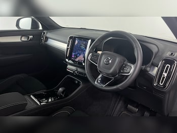 Used Volvo XC40 2025 for sale - 78650449: Photo