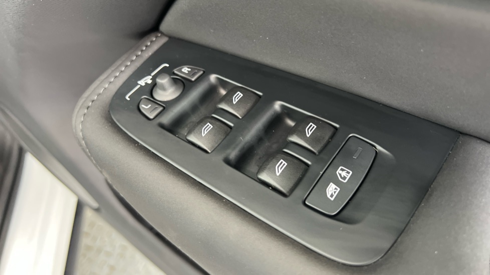 Used Volvo XC60 2025 for sale - 77762767: Photo 23