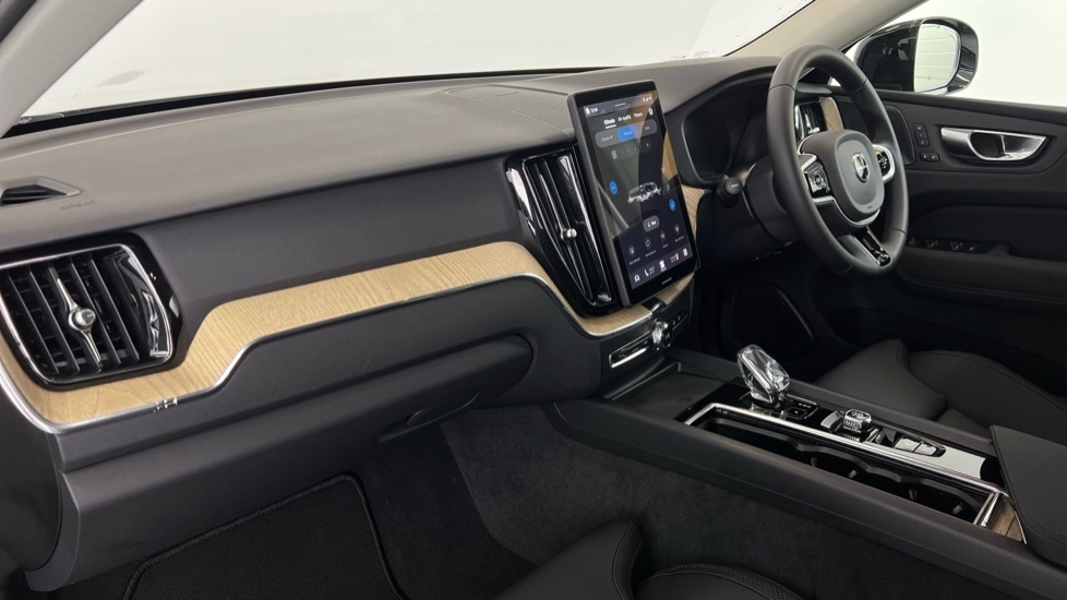 Used Volvo XC60 2025 for sale - 77762767: Photo 46
