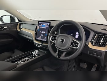 Used Volvo XC60 2025 for sale - 77762767: Photo