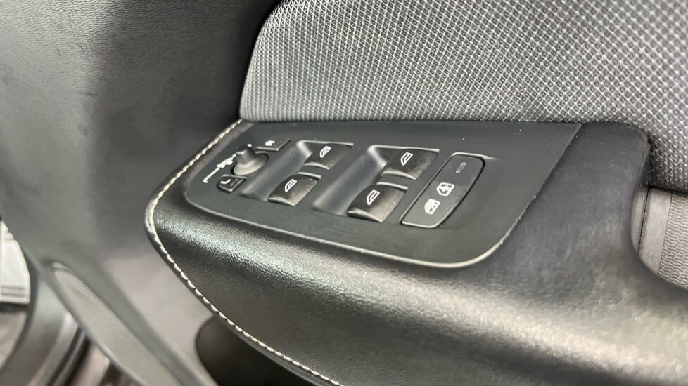 Used Volvo XC60 2021 for sale - 76203845: Photo 22