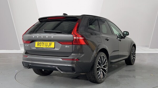Used Volvo XC60 2021 for sale - 76203845: Photo 2
