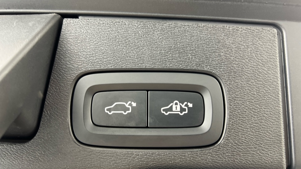 Used Volvo XC60 2021 for sale - 76203845: Photo 33