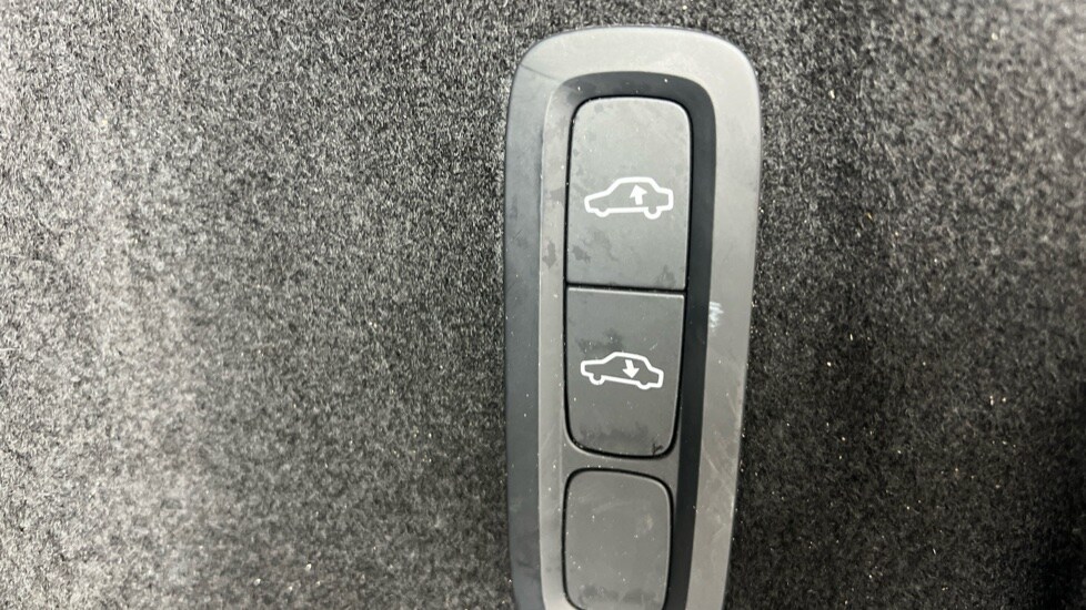 Used Volvo XC60 2021 for sale - 76203845: Photo 34