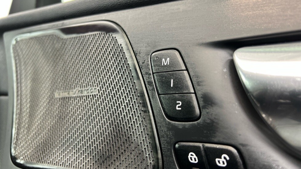 Used Volvo XC60 2021 for sale - 76203845: Photo 35