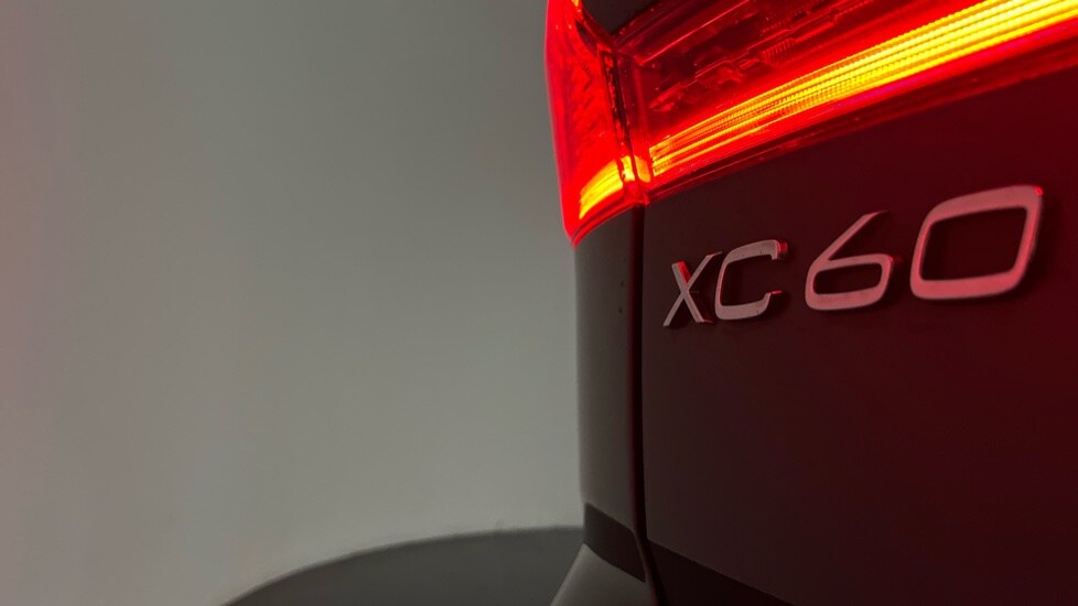 Used Volvo XC60 2021 for sale - 76203845: Photo 44