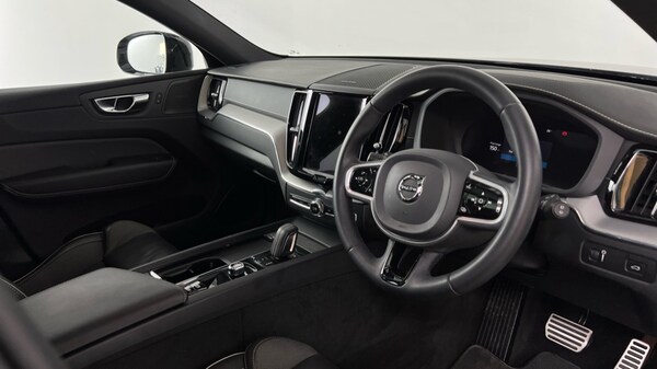 Used Volvo XC60 2021 for sale - 76203845: Photo 4