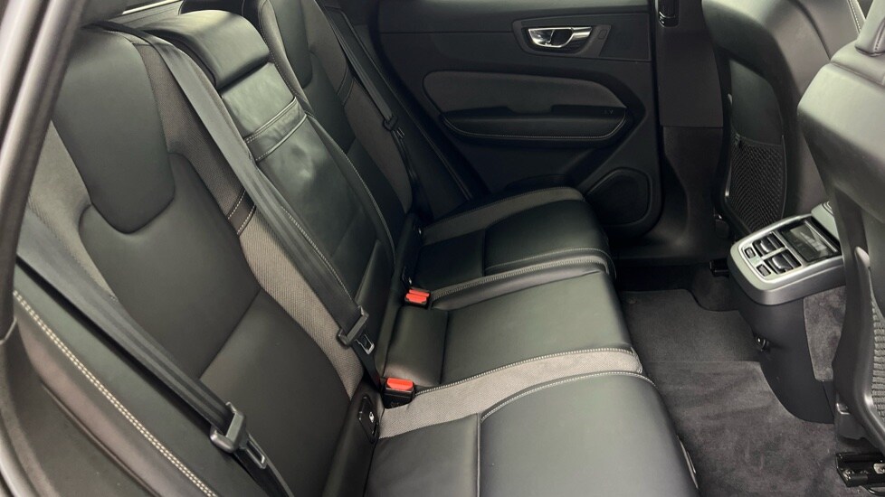 Used Volvo XC60 2021 for sale - 76203845: Photo 6