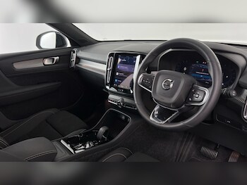 Used Volvo XC40 2025 for sale - 75894776: Photo