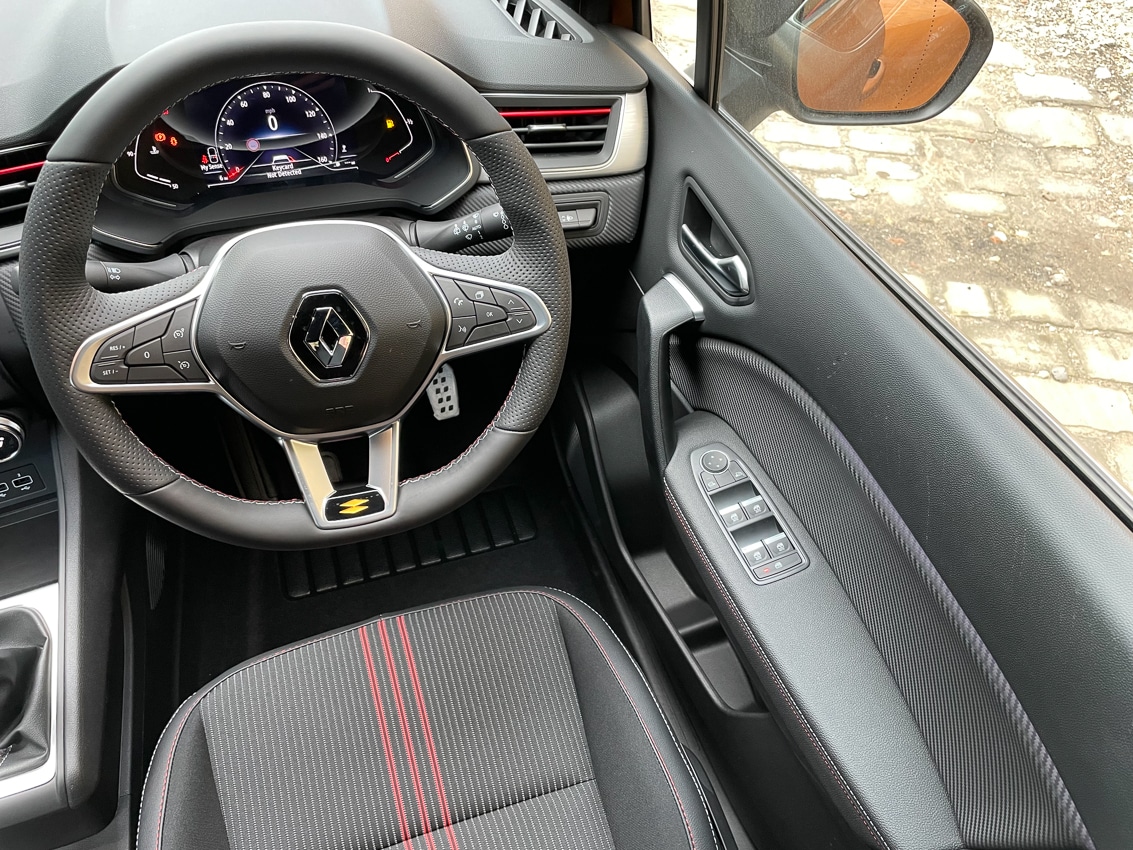 Used Renault Captur for sale - 76868335: Photo 11