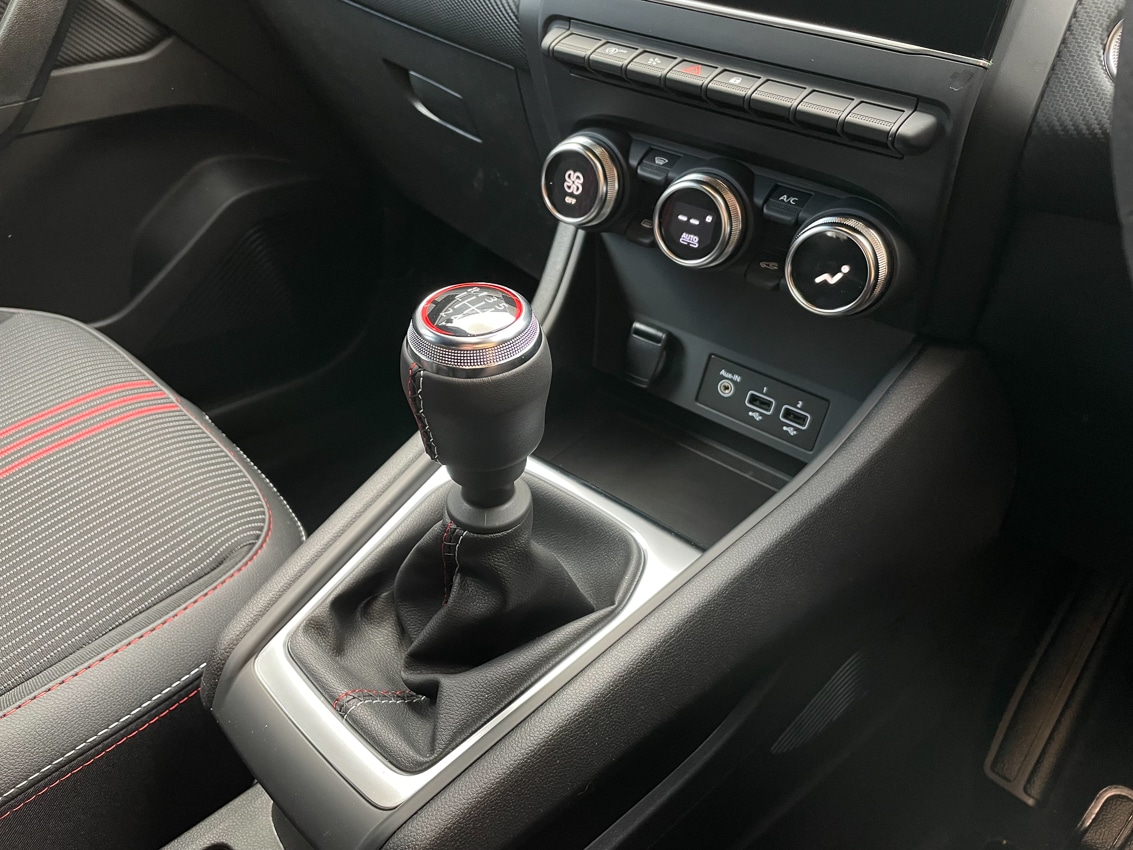 Used Renault Captur for sale - 76868335: Photo 15