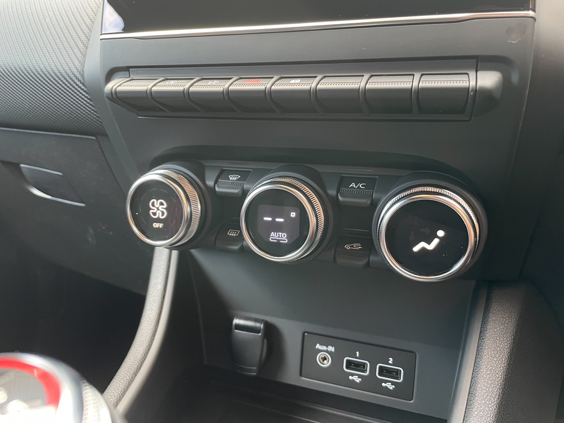 Used Renault Captur for sale - 76868335: Photo 16