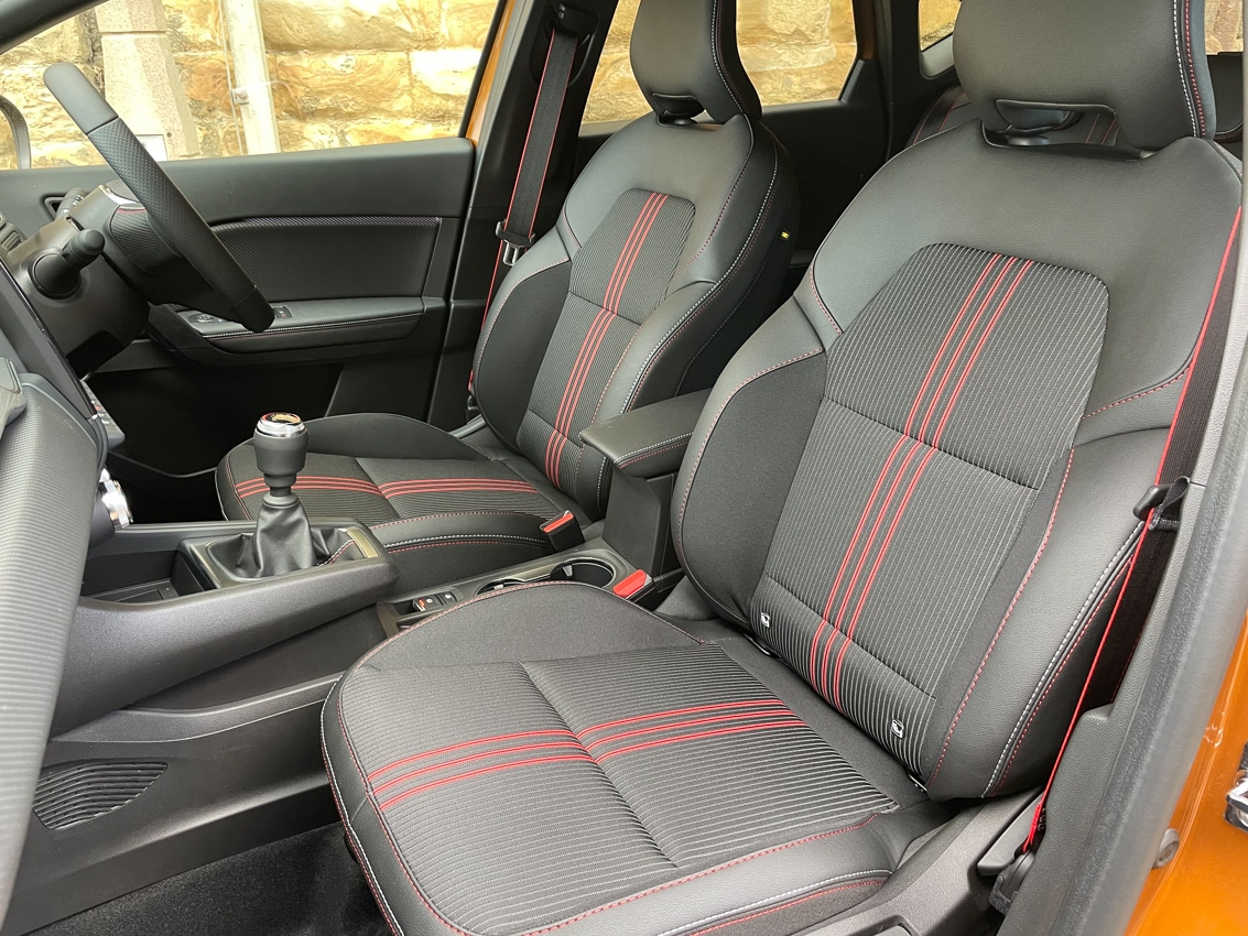 Used Renault Captur for sale - 76868335: Photo 4