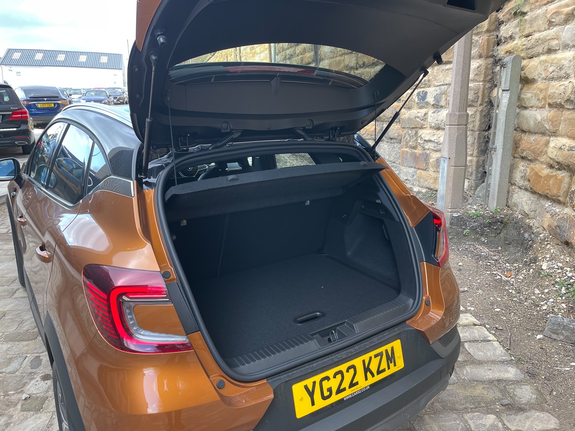 Used Renault Captur for sale - 76868335: Photo 6