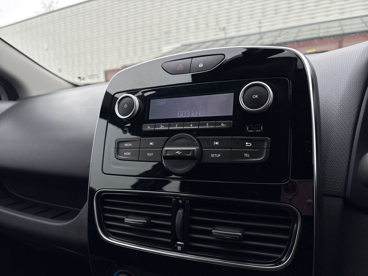 Used Renault Clio 2019 for sale - 77373024: Photo 19