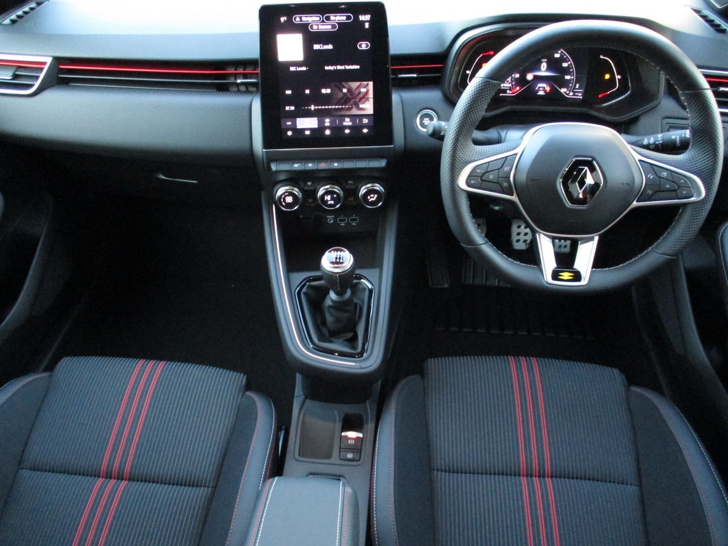 Used Renault Clio for sale - 77063420: Photo 11