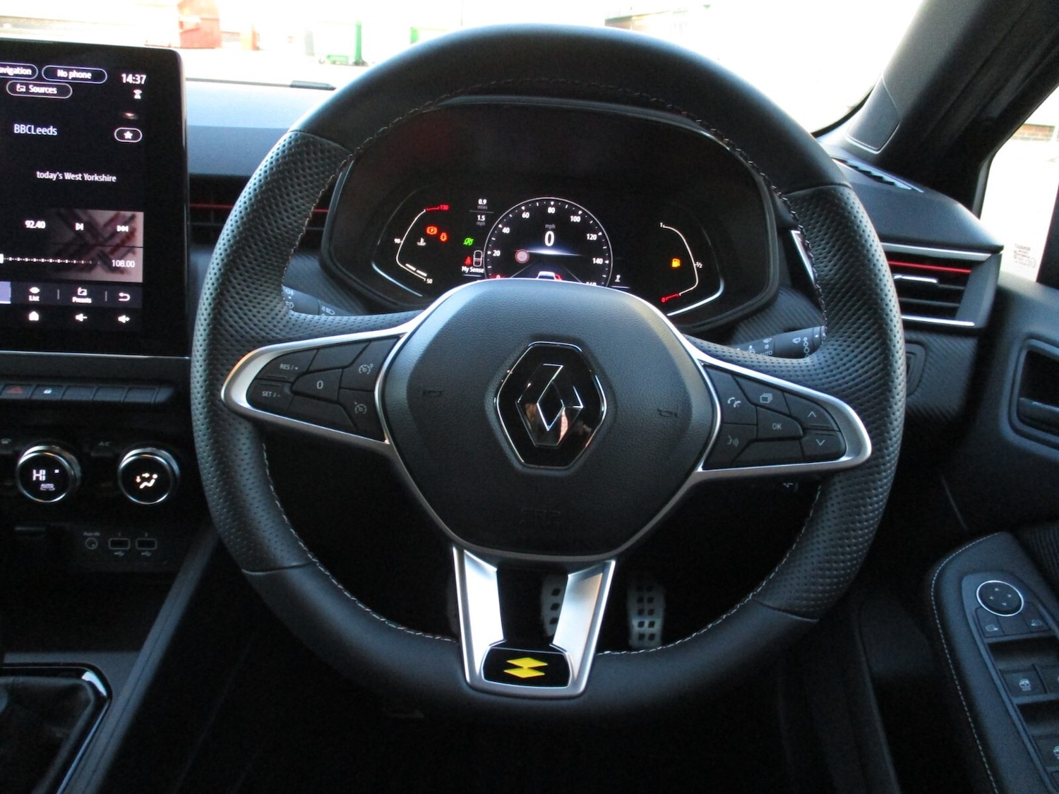 Used Renault Clio for sale - 77063420: Photo 13