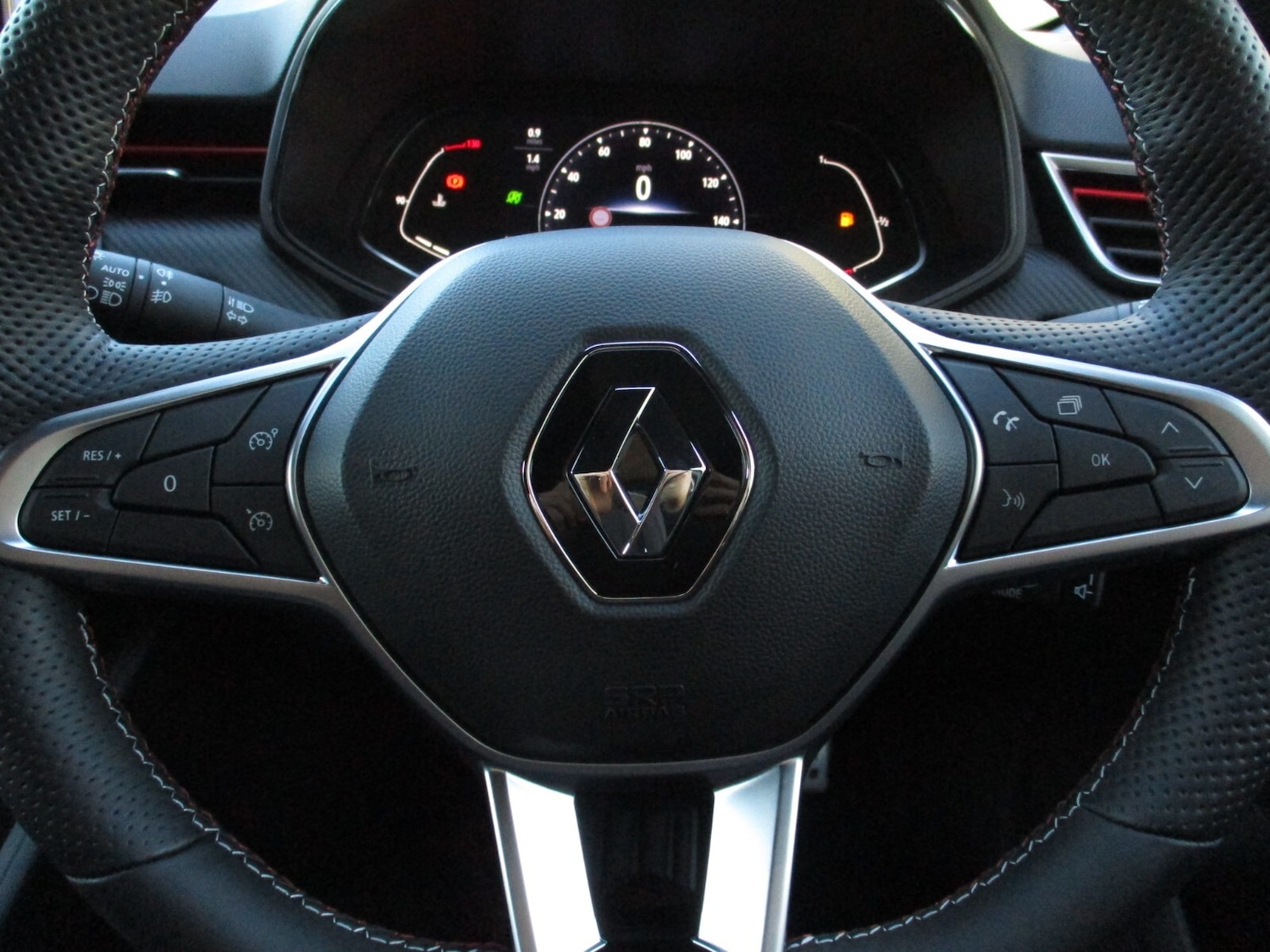 Used Renault Clio for sale - 77063420: Photo 14