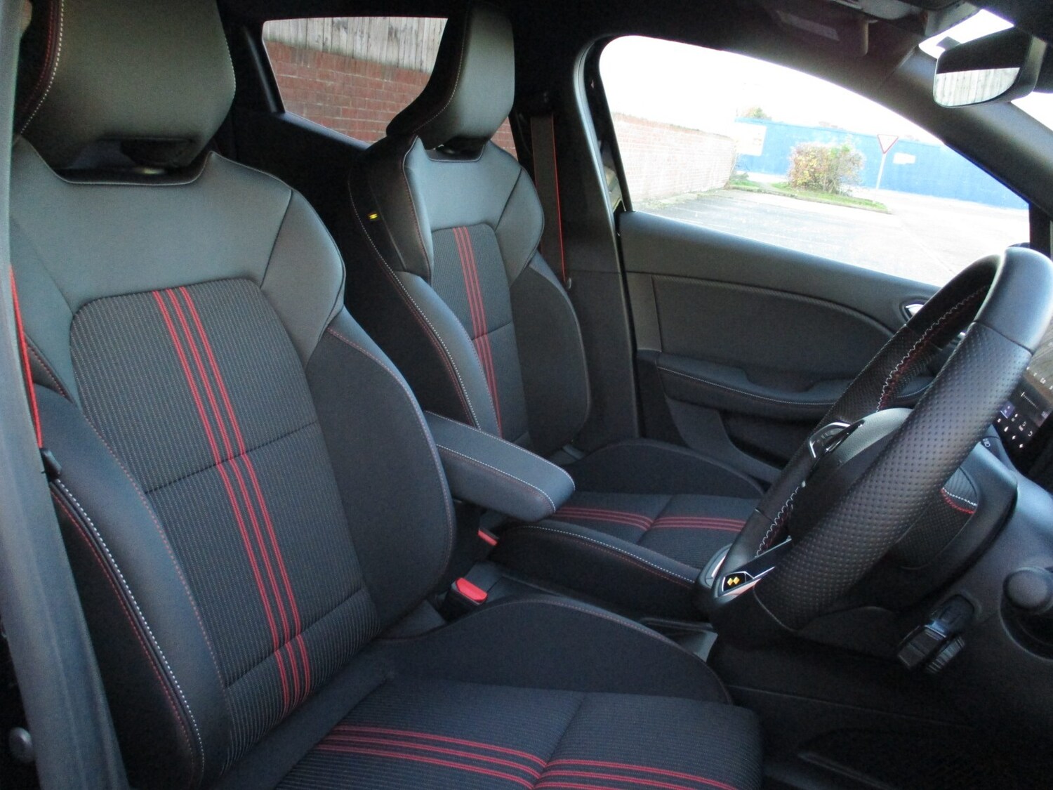 Used Renault Clio for sale - 77063420: Photo 6