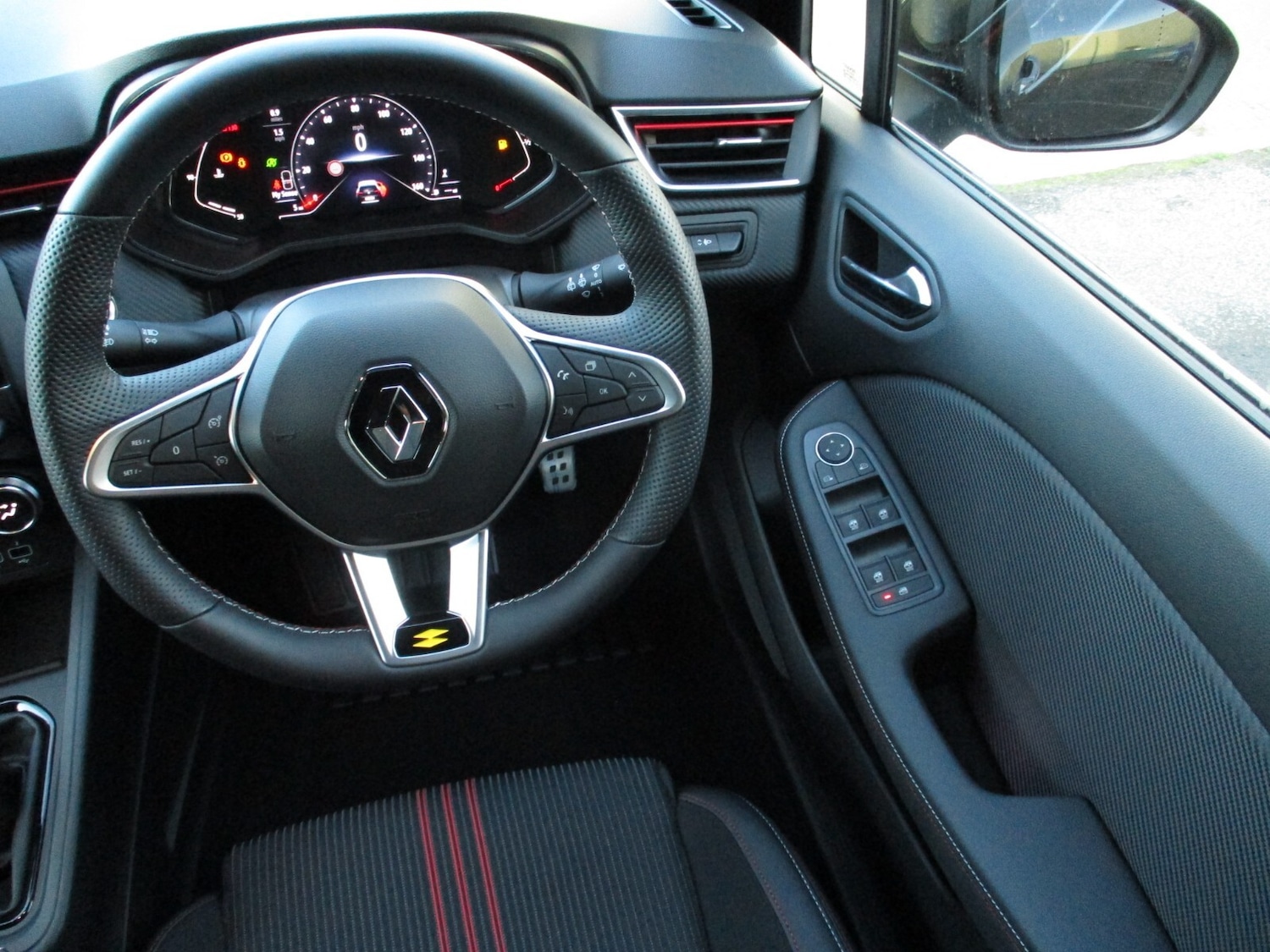 Used Renault Clio for sale - 77492596: Photo 12