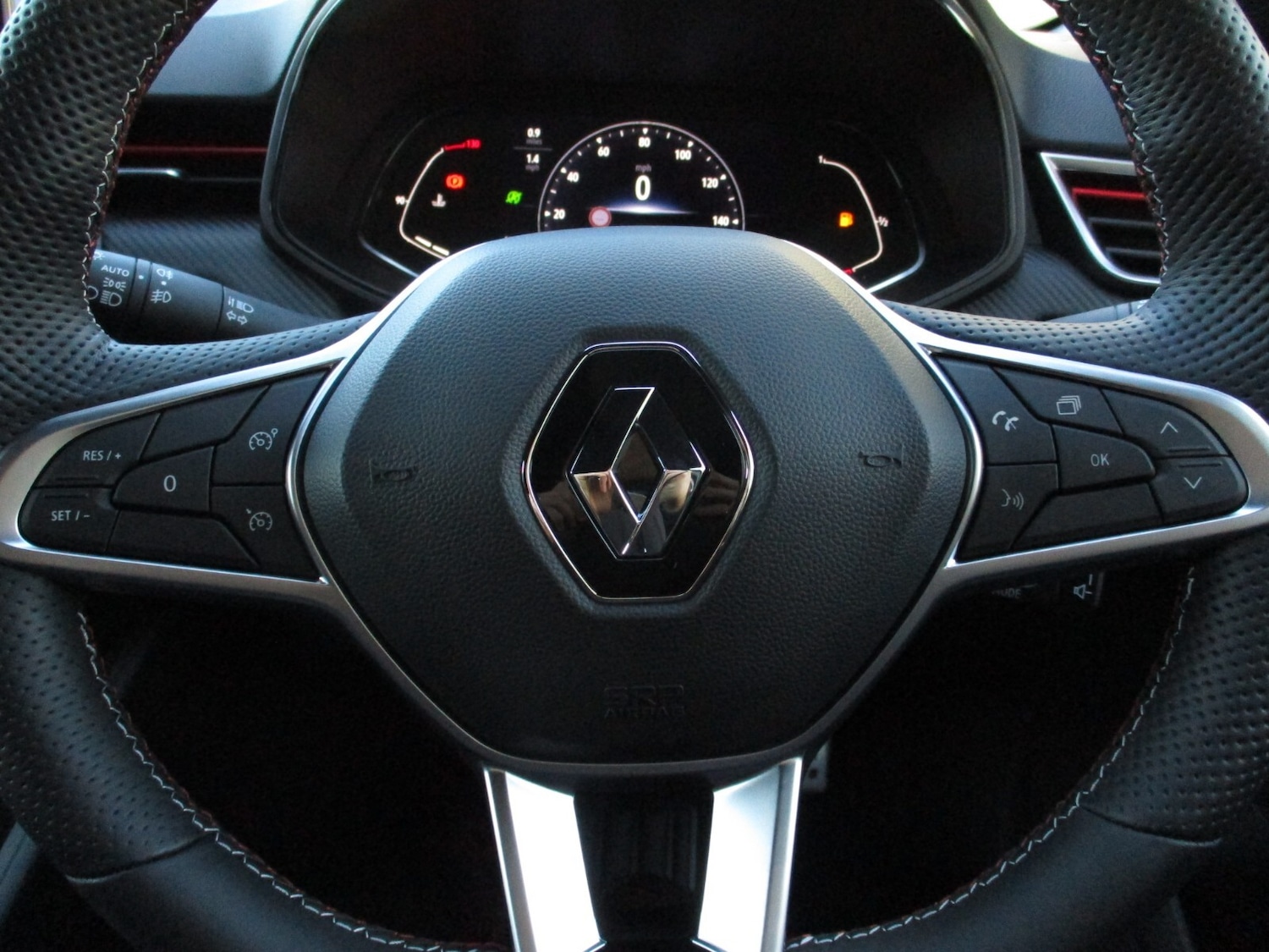 Used Renault Clio for sale - 77492596: Photo 14