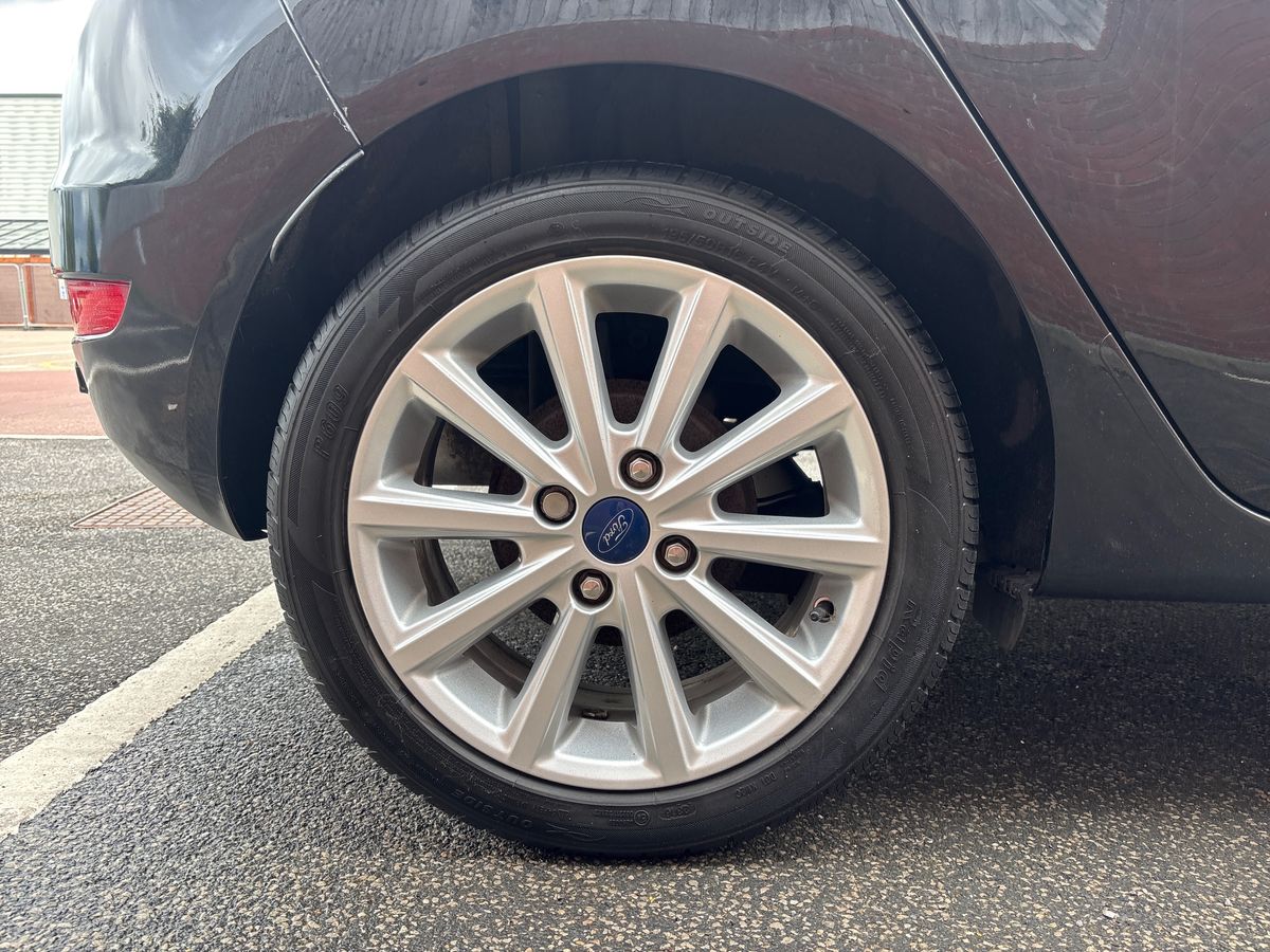 Used Ford Fiesta 2016 for sale - 76615402: Photo 9