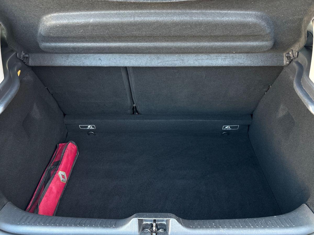 Used Renault Clio 2015 for sale - 76908058: Photo 18