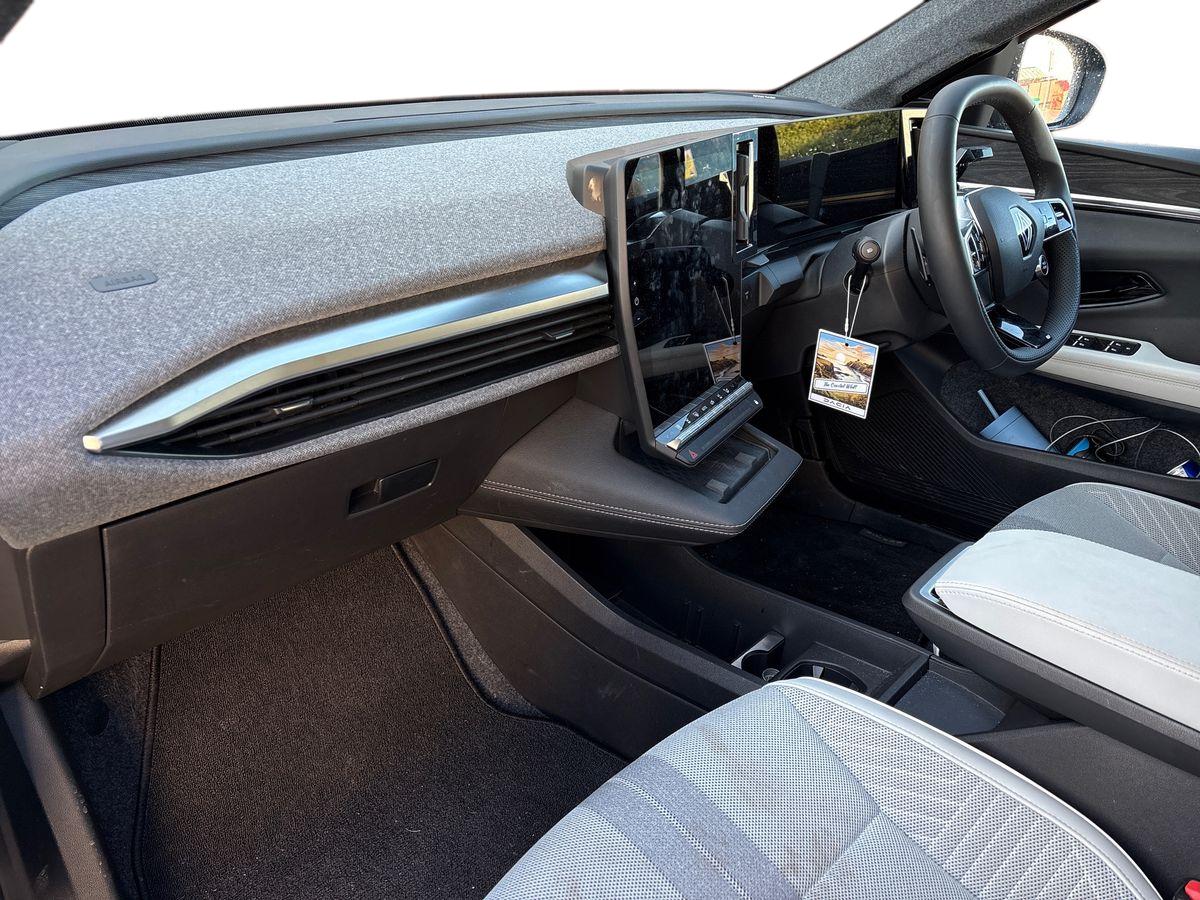 Used Renault Scenic E-Tech 2024 for sale - 77232093: Photo 15