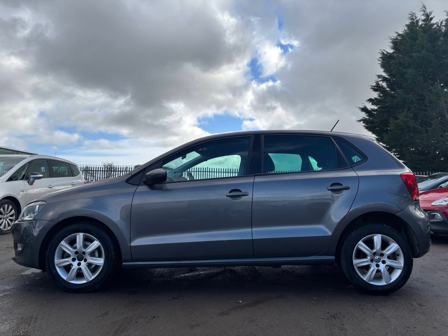 Used Volkswagen Polo 2014 for sale - 77688165: Photo 5
