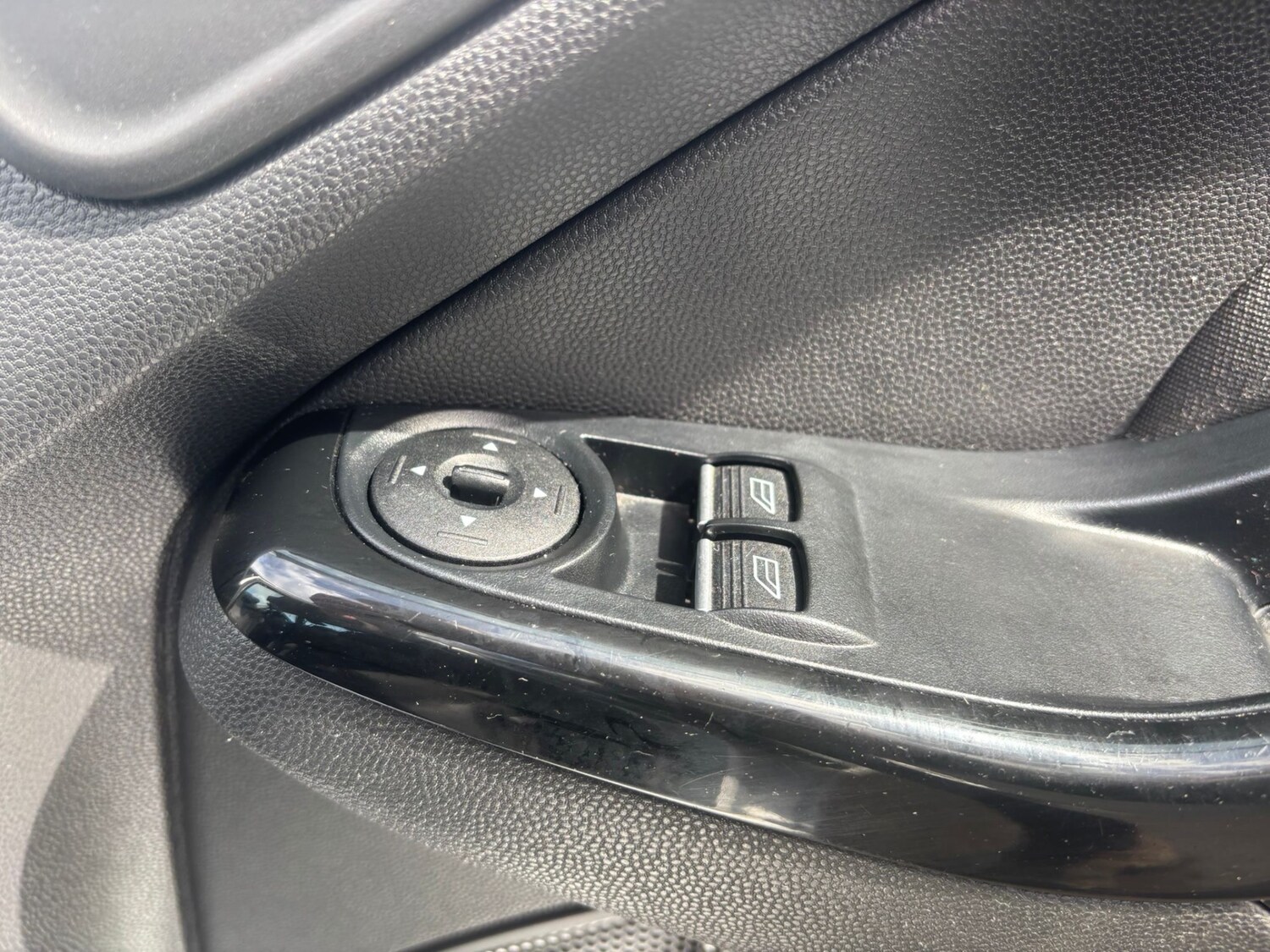 Used Ford Fiesta 2015 for sale - 78065537: Photo 16